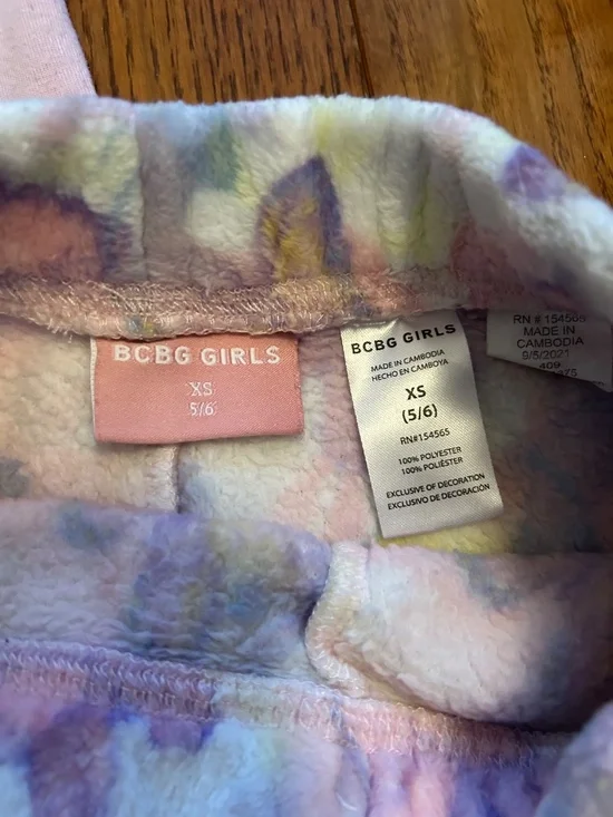 BCBG girls 5/6 fleece night shorts and top - Picture 2 of 10